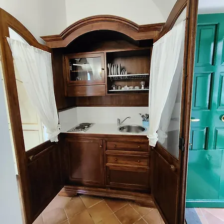 Androsa Apartament *